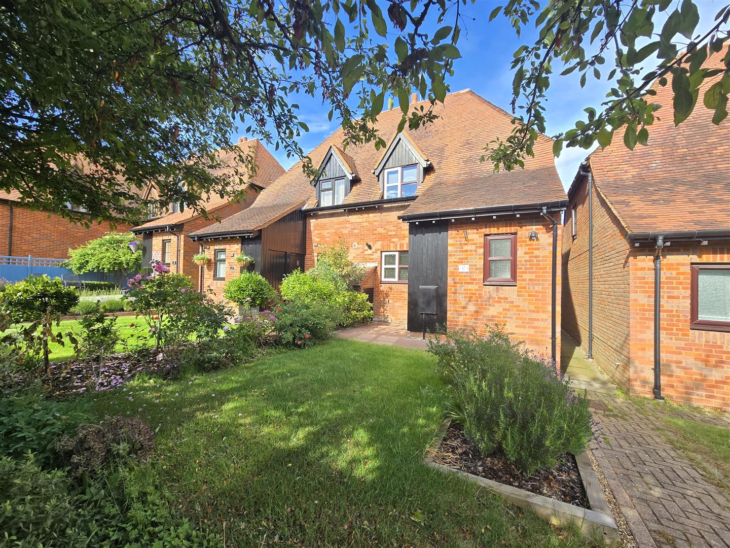 Eynsham Court., Woolstone, Milton Keynes